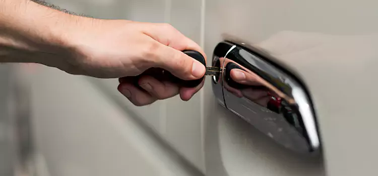 Why Choose Our Auto Locksmith Team in Trumbull, CT?